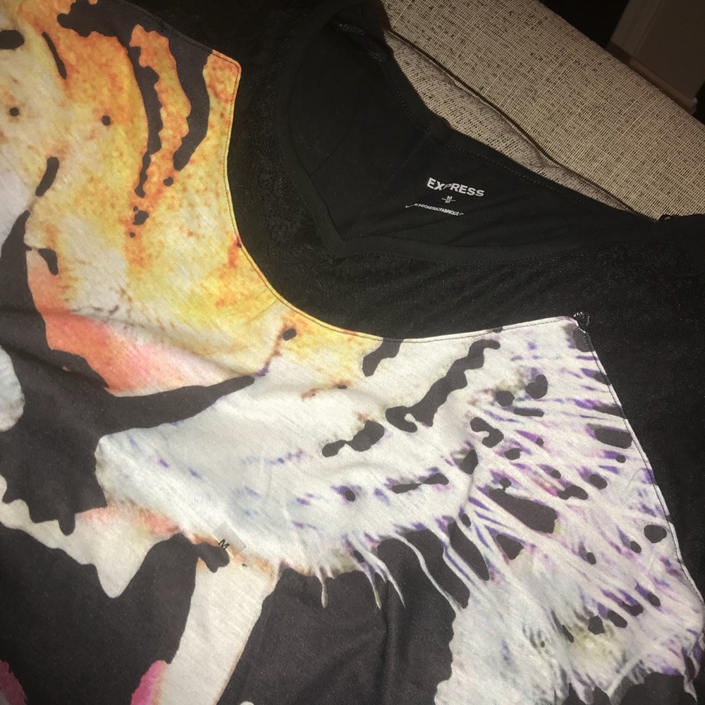 Express Tee - Picture 2 of 3
